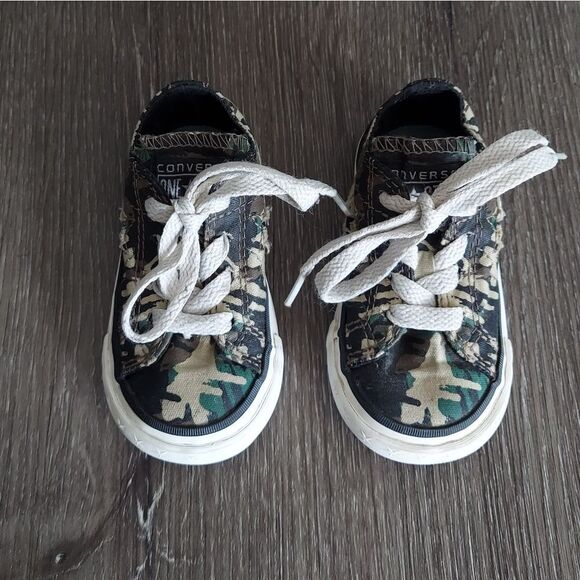 Converse One Star Chuck Taylor Infant 5 Low-Top Canvas Shoes Camouflage - Picture 3 of 8